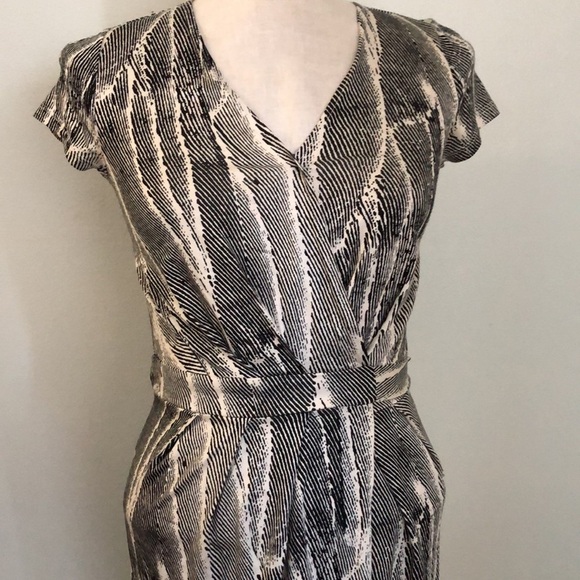 NWT Banana Republic Wrap Cream Black Abstract Print Midi Dress XS Petite - Picture 3 of 10